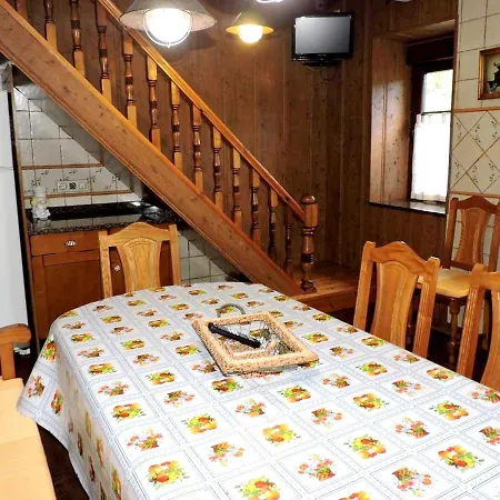 Spacious House With Mountain View In * Premio