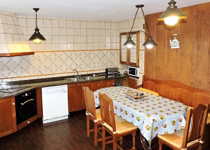 Tatil Evi Spacious House With Mountain View In Premio
