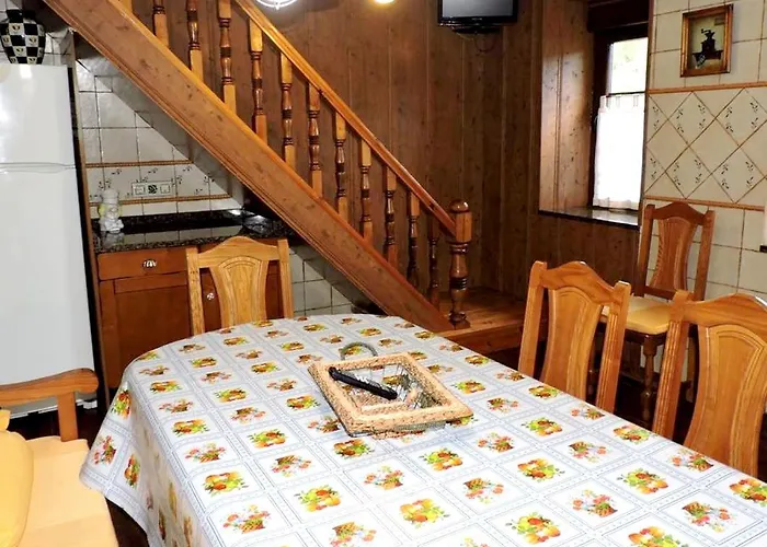 Spacious House With Mountain View In * Premio