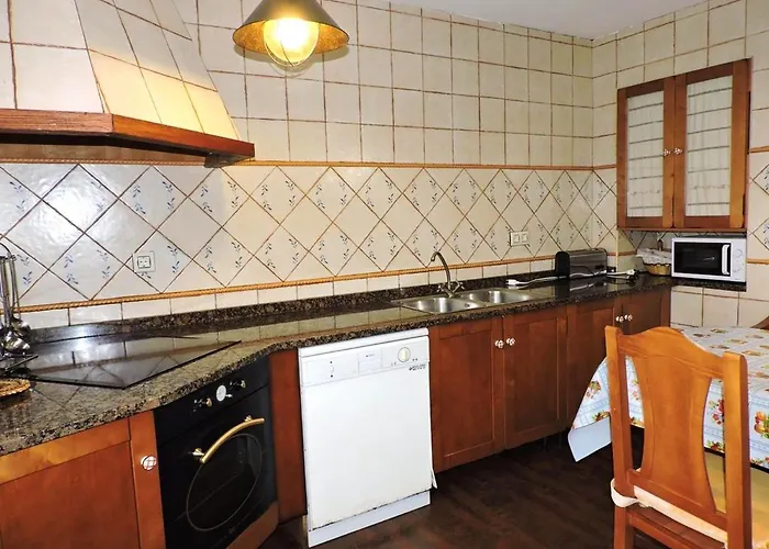 Tatil Evi Spacious House With Mountain View In Premio